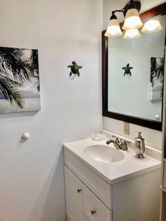 Lovely Relaxing Lanikai Studio, Legal Vacation Rental カイルア エクステリア 写真